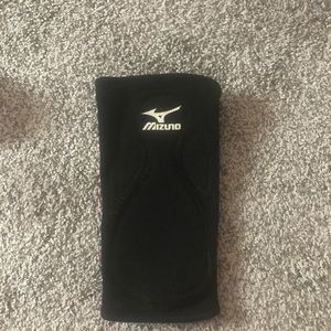 Mizuno softball knee pad